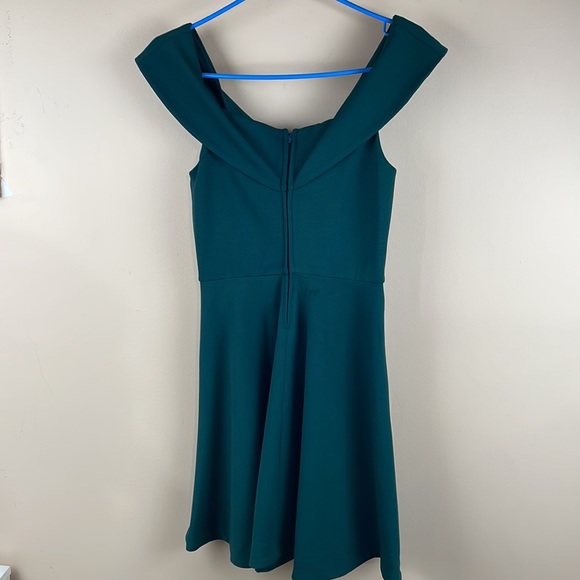 Pine green off the shoulder dress - Picture 4 of 4